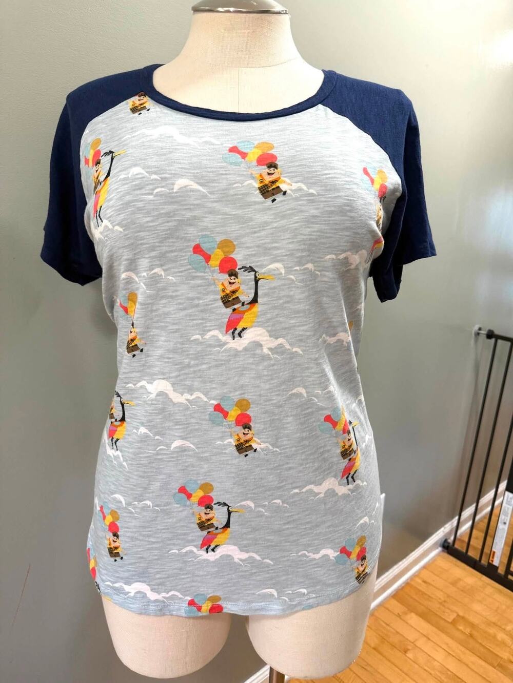 Torrid 2 (2X 18/20) Disney Pixar UP Movie Raglan Balloon Print‎ Tee T Shirt